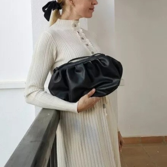 Beautiful black pouch shoulder bag clutch - Picture 7 of 8